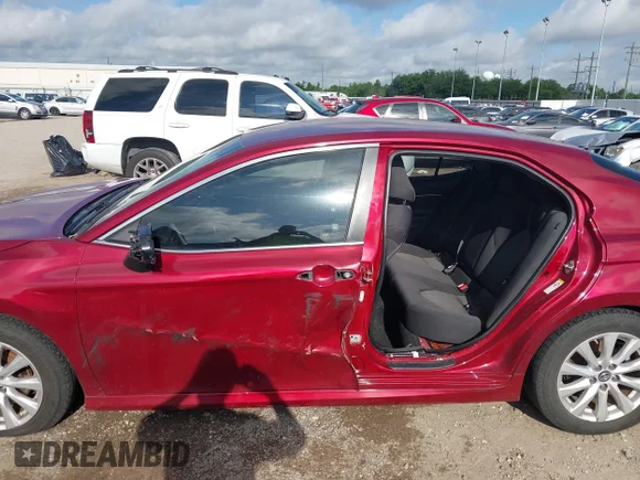 ✅ 2018 Toyota Camry SE • VIN: 4T1B11HK4JU612774 • Лот: 45188283. Опубликован ранее на IAAI с пробегом 283 600 миль. Бесплатный доступ к архиву аукционных продаж из США и подробный отчёт об истории автомобиля на DreamBid. Изображение 6.