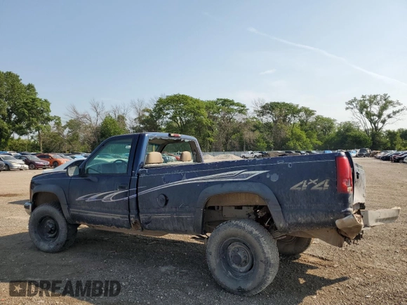 ✅ 1998 GMC Sierra 2500 • VIN: 1GTGK24R0WZ520104 • Лот: 62861564. Опубликован ранее на Copart с пробегом 129 091 миль. Бесплатный доступ к архиву аукционных продаж из США и подробный отчёт об истории автомобиля на DreamBid. Изображение 2.