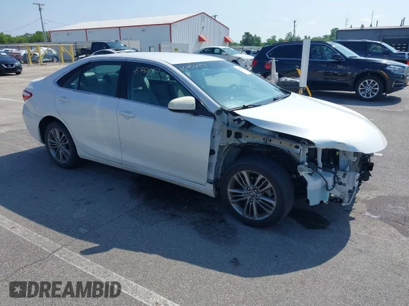 ✅ 2015 Toyota Camry LE • VIN: 4T1BF1FK1FU075650 • Lot: 45350057. Wystawiony na IAAI z przebiegiem 51 482 mil. Bezpłatny archiwum sprzedaży aukcyjnych z USA i szczegółowy raport historii pojazdu na DreamBid. Zdjęcie 1.