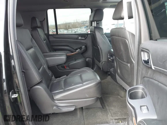 ✅ 2016 Chevrolet Suburban LTZ • VIN: 1GNSKJKC1GR191151 • Lot: 43939795. Wystawiony na IAAI z przebiegiem 146 839 mil. Bezpłatny archiwum sprzedaży aukcyjnych z USA i szczegółowy raport historii pojazdu na DreamBid. Zdjęcie 8.