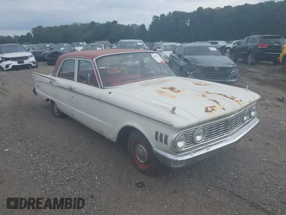✅ 1961 MERCURY COMET • VIN: 1H12S850784 • Lot: 44532527. Wystawiony na IAAI z przebiegiem 38 934 mil. Bezpłatny archiwum sprzedaży aukcyjnych z USA i szczegółowy raport historii pojazdu na DreamBid. Zdjęcie 1.