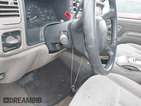 ✅ 1998 Chevrolet Silverado 1500 • VIN: 2GCEC19R9W1113298 • Lot: 44622721. Wystawiony na IAAI z przebiegiem 385 542 mil. Bezpłatny archiwum sprzedaży aukcyjnych z USA i szczegółowy raport historii pojazdu na DreamBid. Zdjęcie 11.