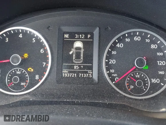 ✅ 2012 Volkswagen Tiguan S • VIN: WVGAV7AX0CW093254 • Lot: 45158343. Listed on IAAI with 193,721 mi. Free auction sales archive from the USA and detailed vehicle history report at DreamBid. Image 7.