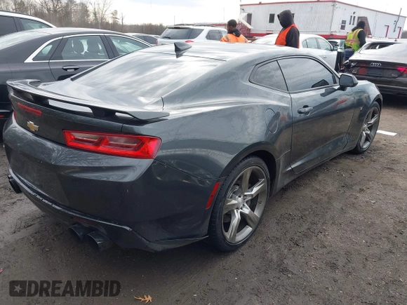 ✅ 2017 Chevrolet Camaro 1SS • VIN: 1G1FF1R74H0199394 • Lot: 43777395. Wystawiony na IAAI z przebiegiem 95 342 mil. Bezpłatny archiwum sprzedaży aukcyjnych z USA i szczegółowy raport historii pojazdu na DreamBid. Zdjęcie 4.