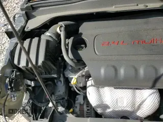 ✅ 2020 Jeep Renegade Latitude • VIN: ZACNJBBB0LPM01377 • Lot: 85168565. Wystawiony na Copart z przebiegiem 54 479 mil. Bezpłatny archiwum sprzedaży aukcyjnych z USA i szczegółowy raport historii pojazdu na DreamBid. Zdjęcie 13.