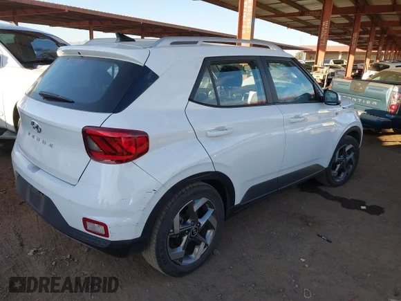 ✅ 2022 Hyundai Venue SEL • VIN: KMHRC8A3XNU154622 • Lot: 41233442. Wystawiony na IAAI z przebiegiem 68 989 mil. Bezpłatny archiwum sprzedaży aukcyjnych z USA i szczegółowy raport historii pojazdu na DreamBid. Zdjęcie 4.
