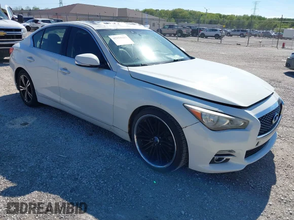 ✅ 2015 Infiniti Q50 Premium • VIN: JN1BV7APXFM341344 • Lot: 45155883. Wystawiony na IAAI z przebiegiem 64 085 mil. Bezpłatny archiwum sprzedaży aukcyjnych z USA i szczegółowy raport historii pojazdu na DreamBid. Zdjęcie 1.