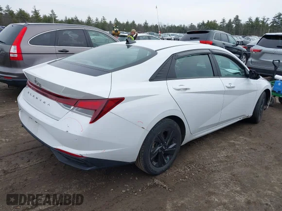 ✅ 2021 Hyundai Elantra SEL • VIN: 5NPLM4AG0MH031195 • Lot: 44691545. Wystawiony na IAAI z przebiegiem 95 351 mil. Bezpłatny archiwum sprzedaży aukcyjnych z USA i szczegółowy raport historii pojazdu na DreamBid. Zdjęcie 4.