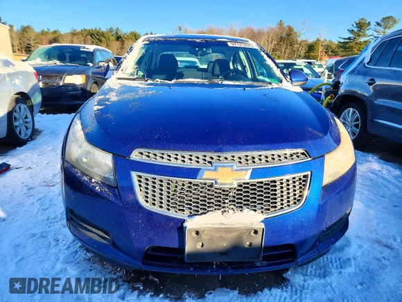 ✅ 2013 Chevrolet Cruze 1LT • VIN: 1G1PC5SB8D7177211 • Lot: 99125825. Wystawiony na Copart z przebiegiem 147 769 mil. Bezpłatny archiwum sprzedaży aukcyjnych z USA i szczegółowy raport historii pojazdu na DreamBid. Zdjęcie 5.