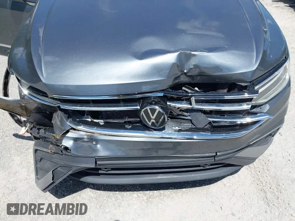 ✅ 2024 Volkswagen Tiguan Wolfsburg Edition • VIN: 3VV6B7AX3RM224867 • Lot: 45429550. Wystawiony na IAAI z przebiegiem 36 374 mil. Bezpłatny archiwum sprzedaży aukcyjnych z USA i szczegółowy raport historii pojazdu na DreamBid. Zdjęcie 6.