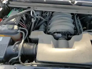 ✅ 2018 Chevrolet Tahoe LS • VIN: 1GNSKAKC4JR403726 • Lot: 81524815. Wystawiony na Copart z przebiegiem 129 205 mil. Bezpłatny archiwum sprzedaży aukcyjnych z USA i szczegółowy raport historii pojazdu na DreamBid. Zdjęcie 15.