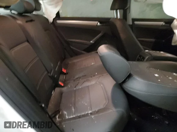 ✅ 2022 Volkswagen Passat SE • VIN: 1VWSA7A36NC001700 • Lot: 70523002. Wystawiony na Copart z przebiegiem 22 850 mil. Bezpłatny archiwum sprzedaży aukcyjnych z USA i szczegółowy raport historii pojazdu na DreamBid. Zdjęcie 10.