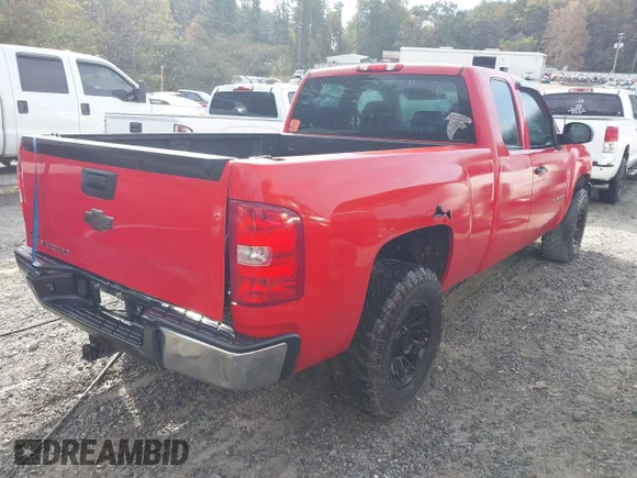 ✅ 2011 Chevrolet Silverado 1500 Work Truck • VIN: 1GCRKPE38BZ250839 • Lot: 43503536. Wystawiony na IAAI z przebiegiem 175 918 mil. Bezpłatny archiwum sprzedaży aukcyjnych z USA i szczegółowy raport historii pojazdu na DreamBid. Zdjęcie 4.