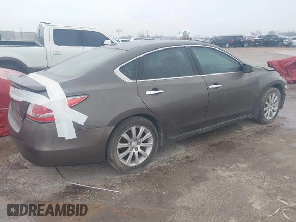 ✅ 2015 Nissan Altima 2.5 • VIN: 1N4AL3AP1FC456420 • Lot: 42006066. Wystawiony na IAAI z przebiegiem 131 101 mil. Bezpłatny archiwum sprzedaży aukcyjnych z USA i szczegółowy raport historii pojazdu na DreamBid. Zdjęcie 4.