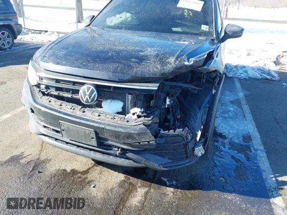 ✅ 2023 Volkswagen Tiguan SE R-Line Black • VIN: 3VV8B7AX1PM084162 • Lot: 44187805. Wystawiony na IAAI z przebiegiem 57 421 mil. Bezpłatny archiwum sprzedaży aukcyjnych z USA i szczegółowy raport historii pojazdu na DreamBid. Zdjęcie 6.