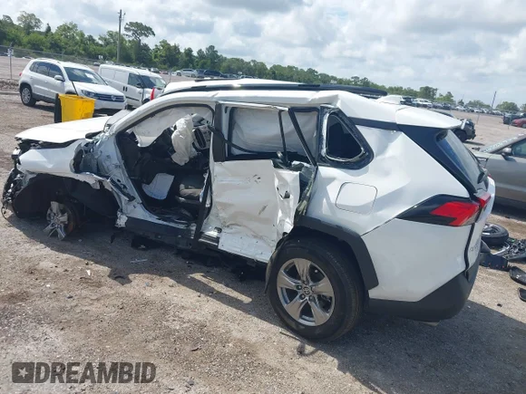 ✅ 2024 Toyota RAV4 XLE • VIN: 2T3W1RFV2RW318483 • Lot: 45264345. Wystawiony na IAAI z przebiegiem 41 171 mil. Bezpłatny archiwum sprzedaży aukcyjnych z USA i szczegółowy raport historii pojazdu na DreamBid. Zdjęcie 3.