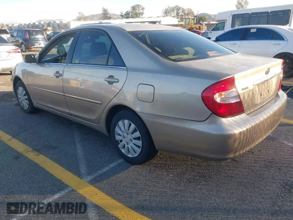 ✅ 2004 Toyota Camry LE • VIN: 4T1BE32K84U811405 • Lot: 44201616. Wystawiony na IAAI z przebiegiem 155 767 mil. Bezpłatny archiwum sprzedaży aukcyjnych z USA i szczegółowy raport historii pojazdu na DreamBid. Zdjęcie 3.