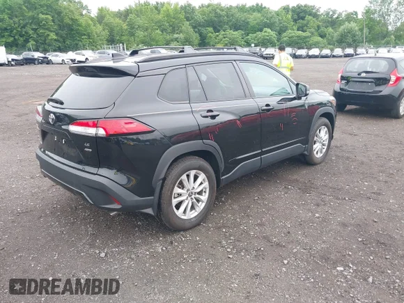 ✅ 2023 Toyota Corolla Cross LE • VIN: 7MUBAABG1PV051316 • Lot: 45456219. Wystawiony na IAAI z przebiegiem 9 098 mil. Bezpłatny archiwum sprzedaży aukcyjnych z USA i szczegółowy raport historii pojazdu na DreamBid. Zdjęcie 4.