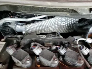 ✅ 2022 Toyota Corolla Cross LE • VIN: 7MUBAABG3NV020534 • Лот: 67793745. Опубликован ранее на Copart с пробегом 39 330 миль. Бесплатный доступ к архиву аукционных продаж из США и подробный отчёт об истории автомобиля на DreamBid. Изображение 15.