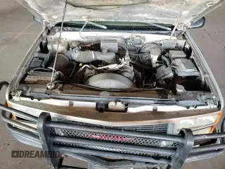 ✅ 1999 GMC Sierra 2500 • VIN: 1GTGK23R7XF048181 • Lot: 83923394. Wystawiony na Copart z przebiegiem 239 847 mil. Bezpłatny archiwum sprzedaży aukcyjnych z USA i szczegółowy raport historii pojazdu na DreamBid. Zdjęcie 12.