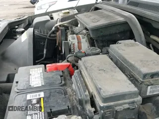 ✅ 2008 Jeep Commander Sport • VIN: 1J8HG48K98C135234 • Lot: 41920183. Listed on IAAI with 247,452 mi. Free auction sales archive from the USA and detailed vehicle history report at DreamBid. Image 16.