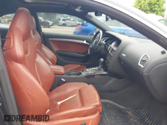 ✅ 2009 Audi S5 • VIN: WAURV78T79A002252 • Lot: 45091473. Wystawiony na IAAI z przebiegiem 94 068 mil. Bezpłatny archiwum sprzedaży aukcyjnych z USA i szczegółowy raport historii pojazdu na DreamBid. Zdjęcie 5.