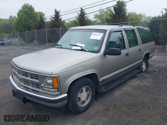 ✅ 1999 Chevrolet Suburban • VIN: 3GNEC16R7XG155716 • Лот: 43027617. Опубликован ранее на IAAI с пробегом 222 673 миль. Бесплатный доступ к архиву аукционных продаж из США и подробный отчёт об истории автомобиля на DreamBid. Изображение 2.