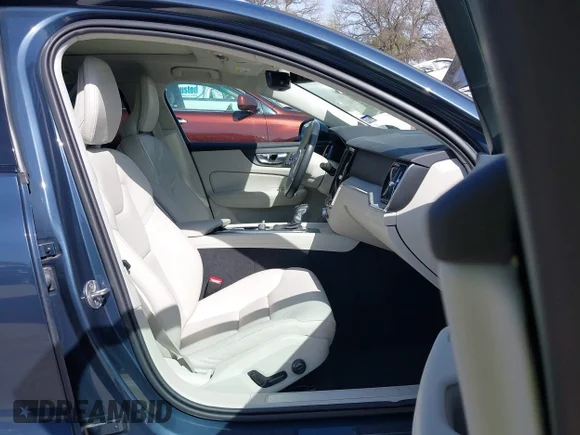 ✅ 2022 Volvo V60 • VIN: YV4102WK5N2092045 • Лот: 41793442. Опубликован ранее на IAAI с пробегом 38 892 миль. Бесплатный доступ к архиву аукционных продаж из США и подробный отчёт об истории автомобиля на DreamBid. Изображение 5.