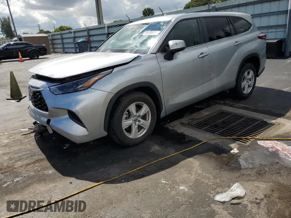 ✅ 2023 Toyota Highlander Platinum • VIN: 5TDKDRAH3PS034222 • Лот: 86096055. Опубликован ранее на Copart с пробегом 22 596 миль. Бесплатный доступ к архиву аукционных продаж из США и подробный отчёт об истории автомобиля на DreamBid. Изображение 1.