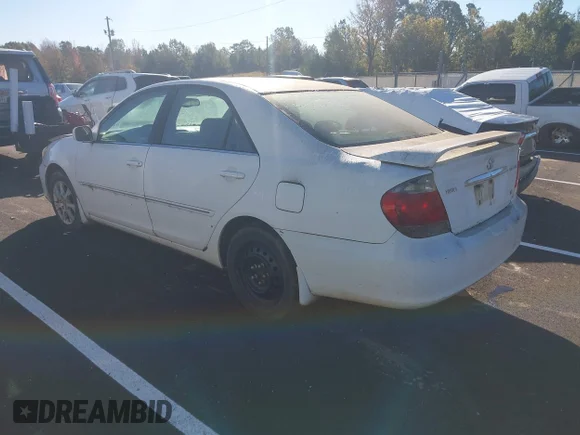 ✅ 2005 Toyota Camry LE • VIN: 4T1BF32K75U097507 • Lot: 43601514. Wystawiony na IAAI z przebiegiem 294 806 mil. Bezpłatny archiwum sprzedaży aukcyjnych z USA i szczegółowy raport historii pojazdu na DreamBid. Zdjęcie 3.