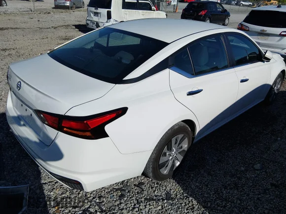 ✅ 2021 Nissan Altima S • VIN: 1N4BL4BV2MN361048 • Lot: 45045406. Wystawiony na IAAI z przebiegiem 132 520 mil. Bezpłatny archiwum sprzedaży aukcyjnych z USA i szczegółowy raport historii pojazdu na DreamBid. Zdjęcie 4.