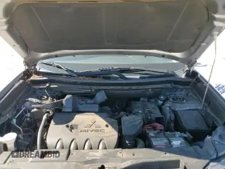 ✅ 2017 Mitsubishi Outlander SE • VIN: JA4AD3A30HZ001086 • Лот: 82474855. Опубликован ранее на Copart с пробегом 139 805 миль. Бесплатный доступ к архиву аукционных продаж из США и подробный отчёт об истории автомобиля на DreamBid. Изображение 16.