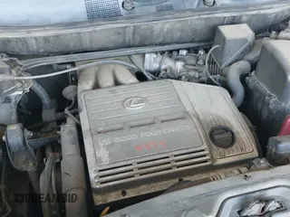 ✅ 1999 Lexus RX 300 • VIN: JT6HF10U5X0015783 • Lot: 43029991. Wystawiony na IAAI z przebiegiem 218 952 mil. Bezpłatny archiwum sprzedaży aukcyjnych z USA i szczegółowy raport historii pojazdu na DreamBid. Zdjęcie 15.