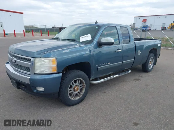 ✅ 2008 Chevrolet Silverado 1500 1LT • VIN: 1GCEC19028E182238 • Lot: 45031960. Wystawiony na IAAI z przebiegiem 270 921 mil. Bezpłatny archiwum sprzedaży aukcyjnych z USA i szczegółowy raport historii pojazdu na DreamBid. Zdjęcie 2.