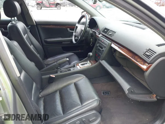 ✅ 2004 Audi A4 3.0L • VIN: WAUVT68E34A164226 • Lot: 43135318. Wystawiony na IAAI z przebiegiem 180 593 mil. Bezpłatny archiwum sprzedaży aukcyjnych z USA i szczegółowy raport historii pojazdu na DreamBid. Zdjęcie 5.