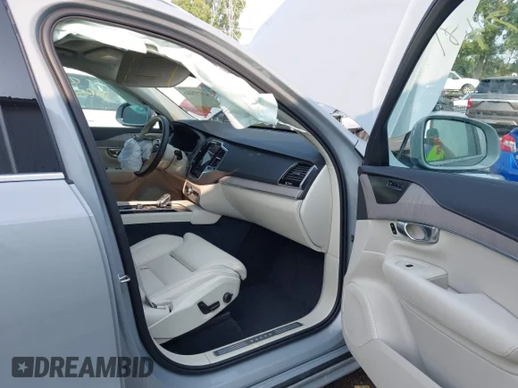 ✅ 2025 Volvo XC90 Ultra • VIN: YV4H60PF0S1313054 • Lot: 43153481. Wystawiony na IAAI z przebiegiem 16 681 mil. Bezpłatny archiwum sprzedaży aukcyjnych z USA i szczegółowy raport historii pojazdu na DreamBid. Zdjęcie 5.
