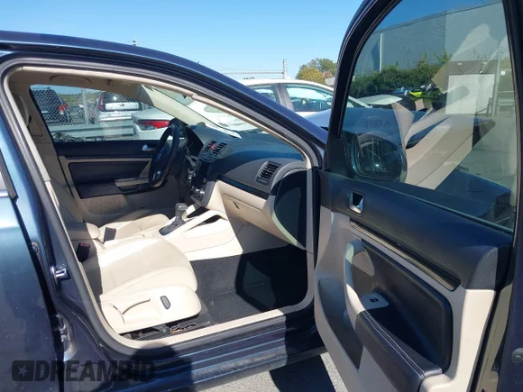✅ 2010 Volkswagen Jetta TDI • VIN: 3VWRL7AJ5AM035272 • Lot: 43509533. Wystawiony na IAAI z przebiegiem 211 047 mil. Bezpłatny archiwum sprzedaży aukcyjnych z USA i szczegółowy raport historii pojazdu na DreamBid. Zdjęcie 5.
