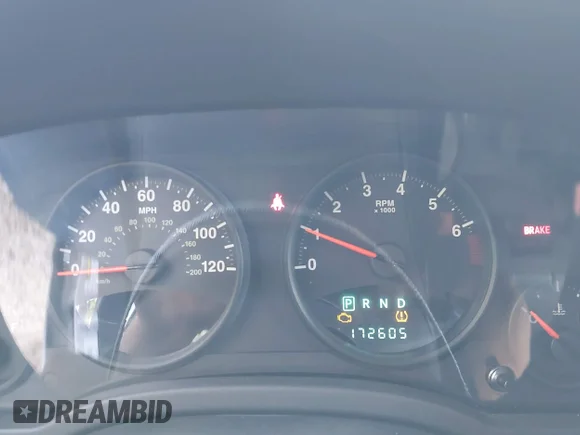 ✅ 2013 Jeep Patriot Latitude • VIN: 1C4NJPFB9DD137697 • Lot: 43373179. Wystawiony na IAAI z przebiegiem 172 605 mil. Bezpłatny archiwum sprzedaży aukcyjnych z USA i szczegółowy raport historii pojazdu na DreamBid. Zdjęcie 7.