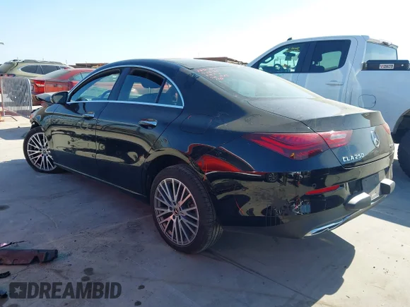 ✅ 2025 Mercedes-Benz CLA 250 • VIN: W1K5J4HB0SN512806 • Lot: 44693708. Wystawiony na IAAI z przebiegiem 42 393 mil. Bezpłatny archiwum sprzedaży aukcyjnych z USA i szczegółowy raport historii pojazdu na DreamBid. Zdjęcie 3.