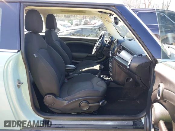 ✅ 2013 MINI Hardtop • VIN: WMWSU3C53DT686431 • Лот: 44531258. Опубліковано раніше на IAAI з пробігом 150 130 миль. Безкоштовний доступ до архіву аукціонних продажів зі США та докладний звіт про історію автомобіля на DreamBid. Зображення 5.