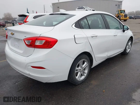 ✅ 2017 Chevrolet Cruze LT • VIN: 1G1BE5SM9H7267706 • Lot: 44225600. Wystawiony na IAAI z przebiegiem 103 442 mil. Bezpłatny archiwum sprzedaży aukcyjnych z USA i szczegółowy raport historii pojazdu na DreamBid. Zdjęcie 4.