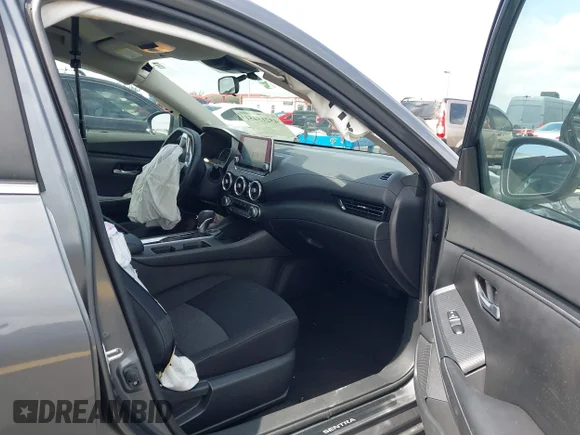 ✅ 2022 Nissan Sentra SV • VIN: 3N1AB8CV9NY291425 • Lot: 45215451. Wystawiony na IAAI z przebiegiem 44 005 mil. Bezpłatny archiwum sprzedaży aukcyjnych z USA i szczegółowy raport historii pojazdu na DreamBid. Zdjęcie 5.