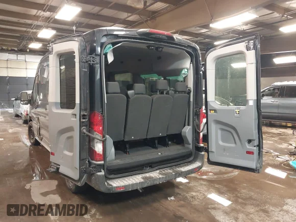 ✅ 2019 Ford Transit Passenger XL • VIN: 1FBAX2CM1KKA23180 • Лот: 44235857. Опубліковано раніше на IAAI з пробігом 108 687 миль. Безкоштовний доступ до архіву аукціонних продажів зі США та докладний звіт про історію автомобіля на DreamBid. Зображення 3.