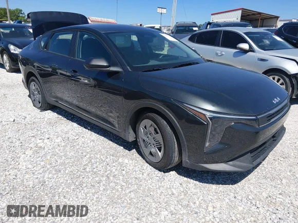 ✅ 2025 Kia K4 LXS • VIN: 3KPFT4DE4SE025542 • Lot: 44451656. Wystawiony na IAAI z przebiegiem 18 699 mil. Bezpłatny archiwum sprzedaży aukcyjnych z USA i szczegółowy raport historii pojazdu na DreamBid. Zdjęcie 1.