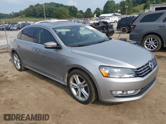 ✅ 2013 Volkswagen Passat SEL Premium • VIN: 1VWCN7A37DC126969 • Lot: 45641735. Wystawiony na IAAI z przebiegiem 218 473 mil. Bezpłatny archiwum sprzedaży aukcyjnych z USA i szczegółowy raport historii pojazdu na DreamBid. Zdjęcie 1.