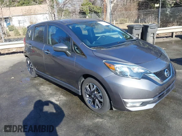 ✅ 2017 Nissan Note SV • VIN: 3N1CE2CP8HL374456 • Лот: 43920468. Опубліковано раніше на IAAI з пробігом 65 166 миль. Безкоштовний доступ до архіву аукціонних продажів зі США та докладний звіт про історію автомобіля на DreamBid. Зображення 1.