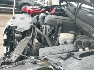 ✅ 2011 Chevrolet Silverado 1500 LT • VIN: 1GCRKSE39BZ366070 • Lot: 43446980. Wystawiony na IAAI z przebiegiem 118 222 mil. Bezpłatny archiwum sprzedaży aukcyjnych z USA i szczegółowy raport historii pojazdu na DreamBid. Zdjęcie 20.