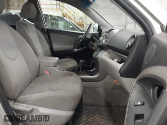 ✅ 2006 Toyota RAV4 Limited • VIN: JTMZK34V665000122 • Lot: 44147089. Wystawiony na IAAI z przebiegiem 195 854 mil. Bezpłatny archiwum sprzedaży aukcyjnych z USA i szczegółowy raport historii pojazdu na DreamBid. Zdjęcie 5.