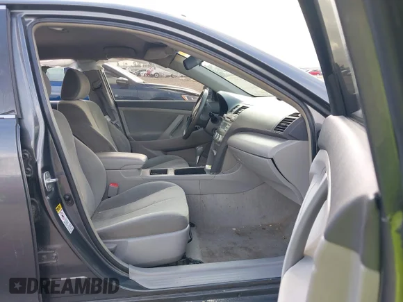 ✅ 2007 Toyota Camry LE • VIN: 4T1BE46K87U024684 • Lot: 44571736. Wystawiony na IAAI z przebiegiem 185 454 mil. Bezpłatny archiwum sprzedaży aukcyjnych z USA i szczegółowy raport historii pojazdu na DreamBid. Zdjęcie 5.