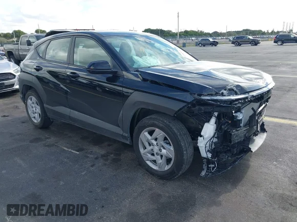 ✅ 2026 Hyundai Kona SE • VIN: KM8HA3AB6TU389964 • Lot: 43982056. Wystawiony na IAAI z przebiegiem 772 mil. Bezpłatny archiwum sprzedaży aukcyjnych z USA i szczegółowy raport historii pojazdu na DreamBid. Zdjęcie 1.